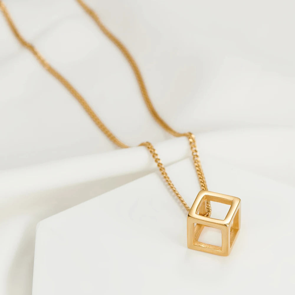 Punk Hollow Cube Pendient Necklaces for Men Women Unisex Stainless Steel Square Charm Jewelry Necklace Geometric Collier Fashion