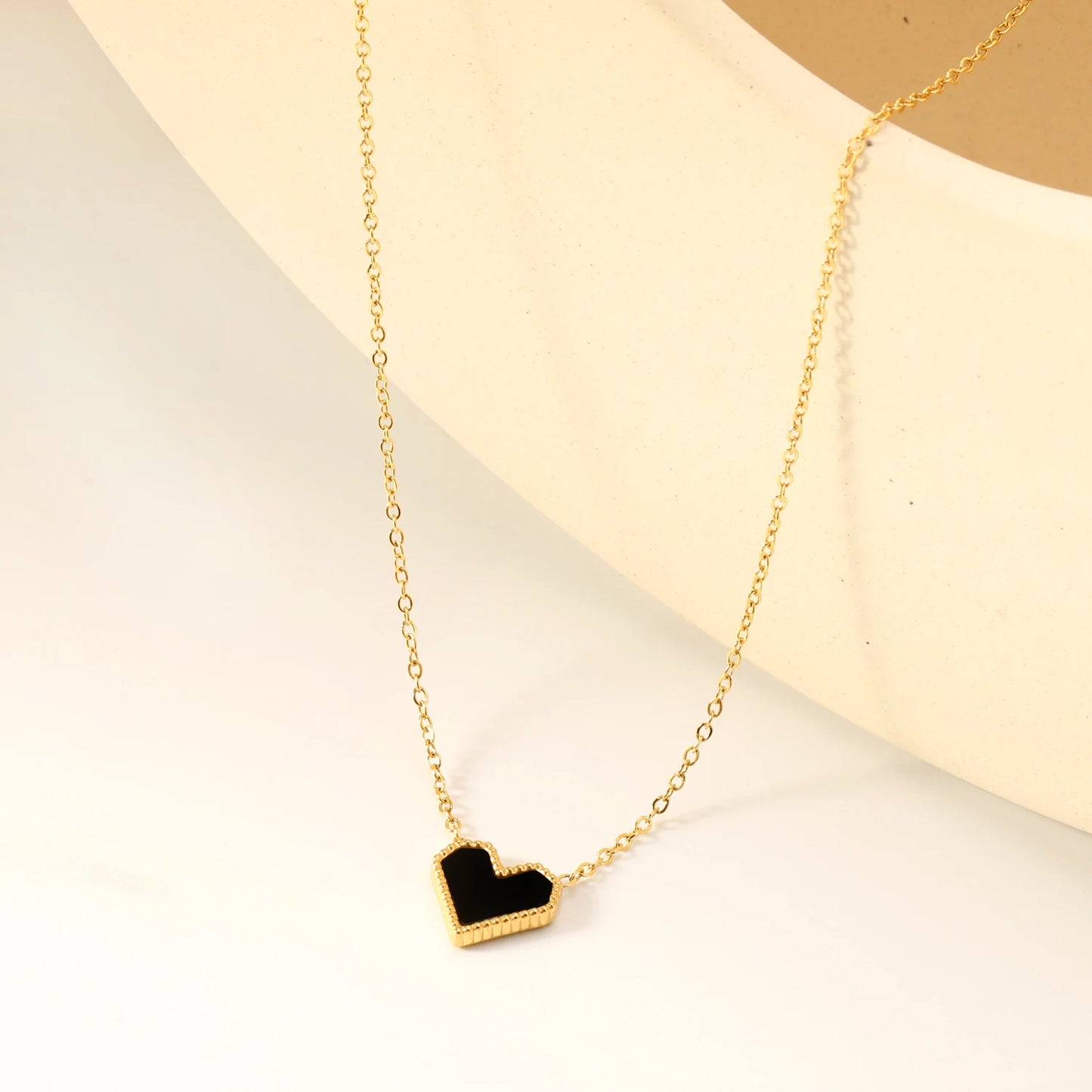 LUXUSTEEL Golden Red Love Heart Shaped Pendant Necklace Stainless Steel Female Necklace Colorful Chain Pendant Jewelry Gift